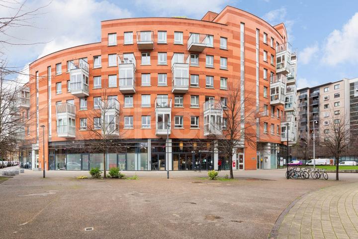 Modern development with concierge and communal garden Eden Grove, Holloway